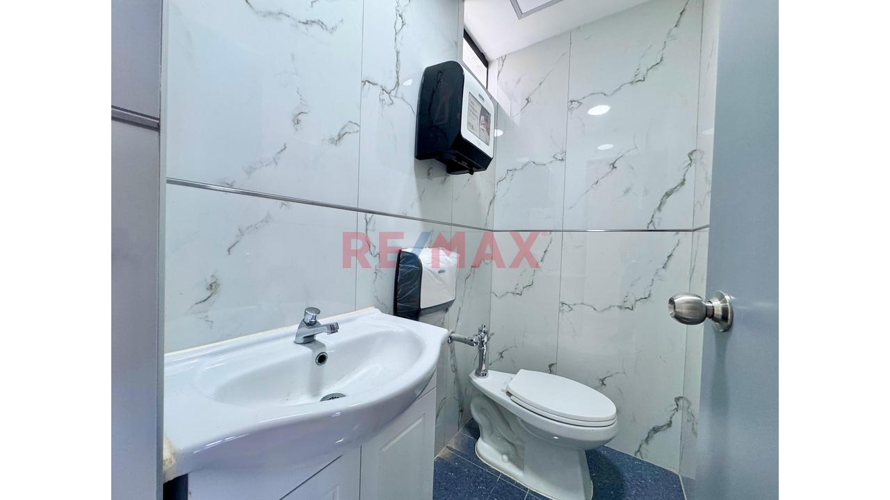 Alquilo Local Comercial En Edificio Corporativo San Isidro - 1Er Piso - 7
