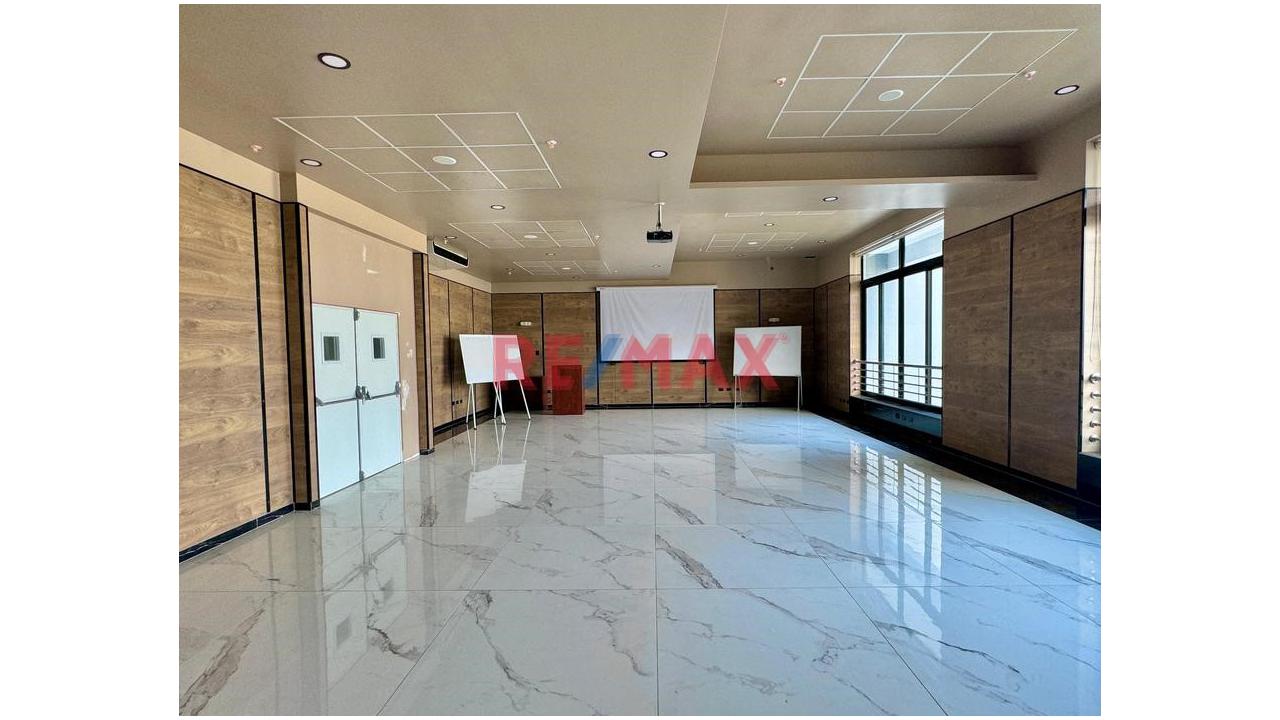 Alquilo Local Comercial En Edificio Corporativo San Isidro - 1Er Piso - 5