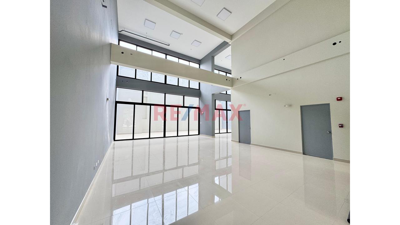 Alquilo Local Comercial En Edificio Corporativo San Isidro -  1Er Piso - 1