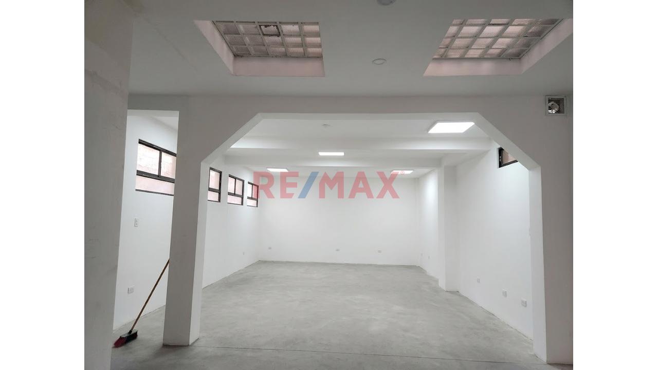 🚨¡Oportunidad Única En Umacollo! Alquiler Almacén / Local Comercial / Oficinas (150 M²) 🚨 - 3