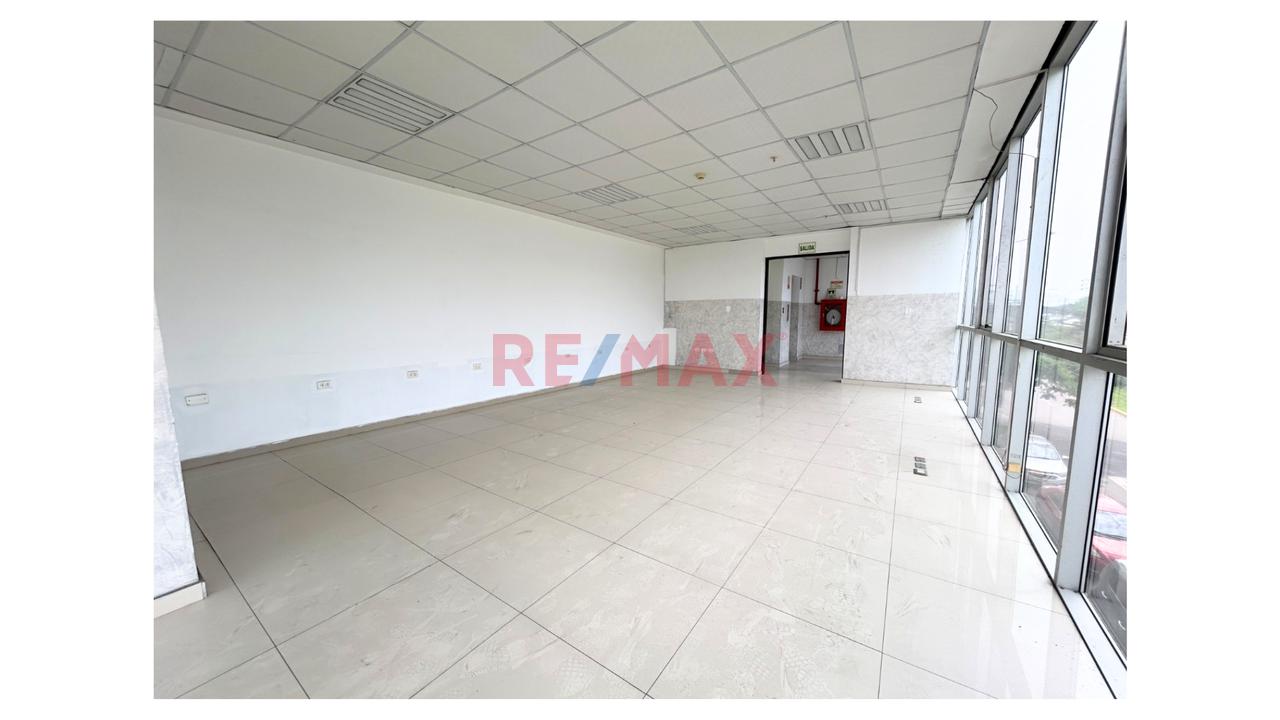 Alquiler De Primer Y Segundo Piso – Edificio Corporativo | Av. Circunvalación, Ate - 14