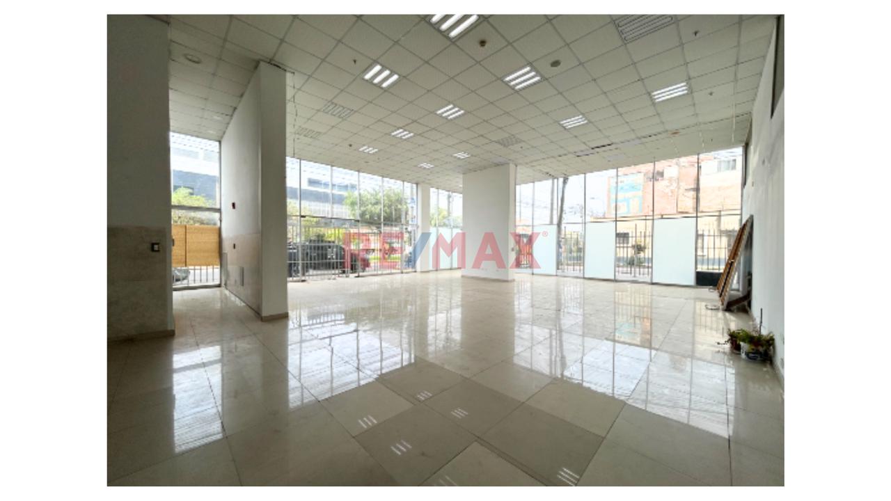 Alquiler De Primer Y Segundo Piso – Edificio Corporativo | Av. Circunvalación, Ate - 8