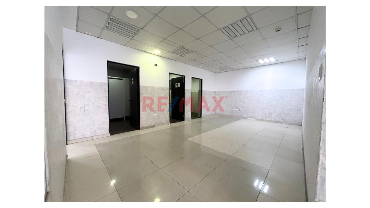 Alquiler De Primer Y Segundo Piso – Edificio Corporativo | Av. Circunvalación, Ate - 17