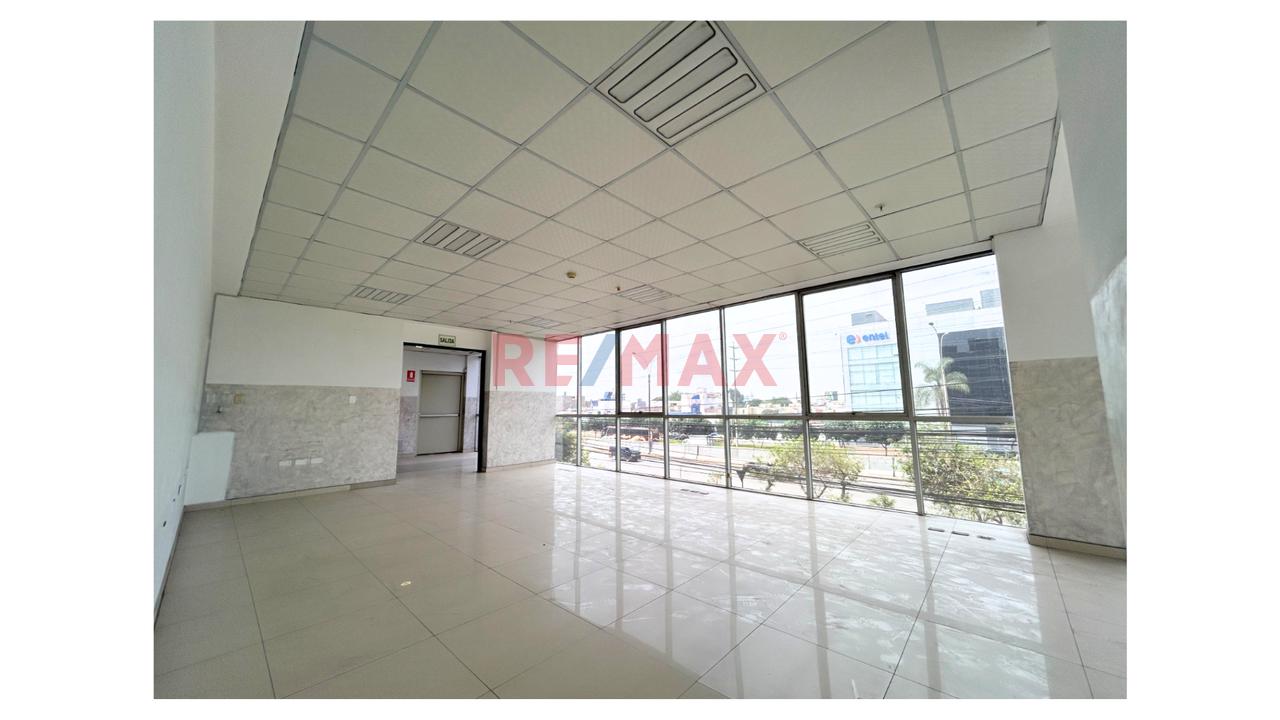 Alquiler De Primer Y Segundo Piso – Edificio Corporativo | Av. Circunvalación, Ate - 15