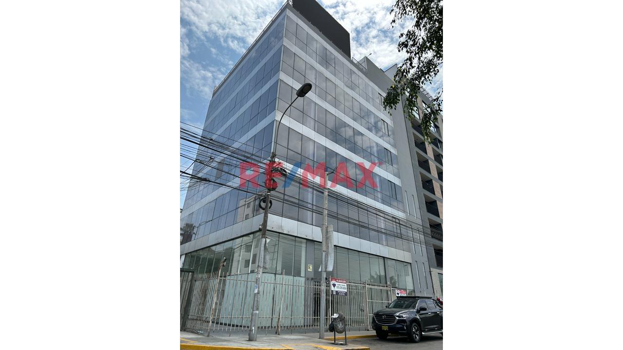 Alquiler De Primer Y Segundo Piso – Edificio Corporativo | Av. Circunvalación, Ate - 1
