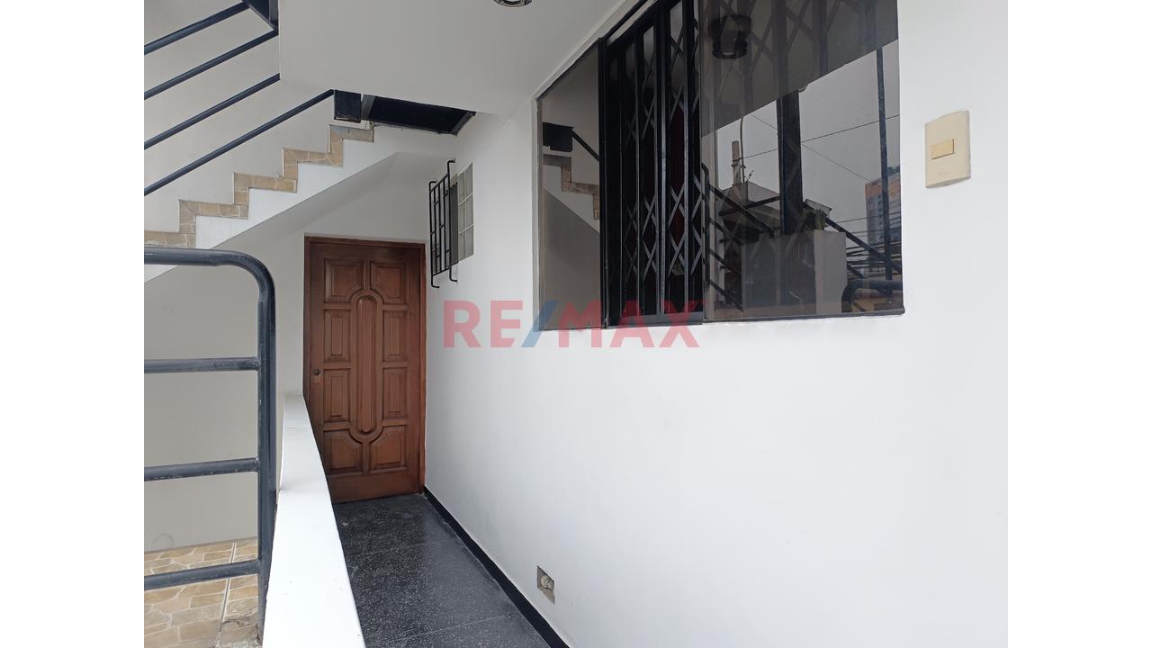 Venta De Amplio Departamento En Segundo Piso – Urbanización Pando, San Miguel — foto 4
