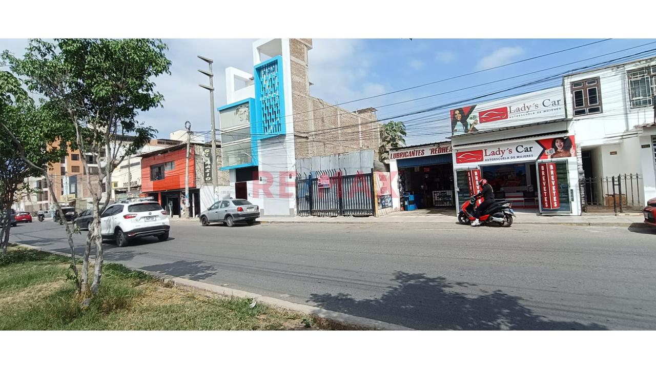 Terreno En Venta Av. Grau - Dos Frentes — foto 8