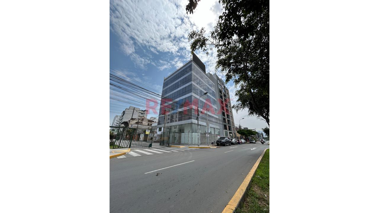 Oficinas Corporativas En Alquiler – Av. Circunvalación, Cerca Al Trébol De Javier Prado - 1