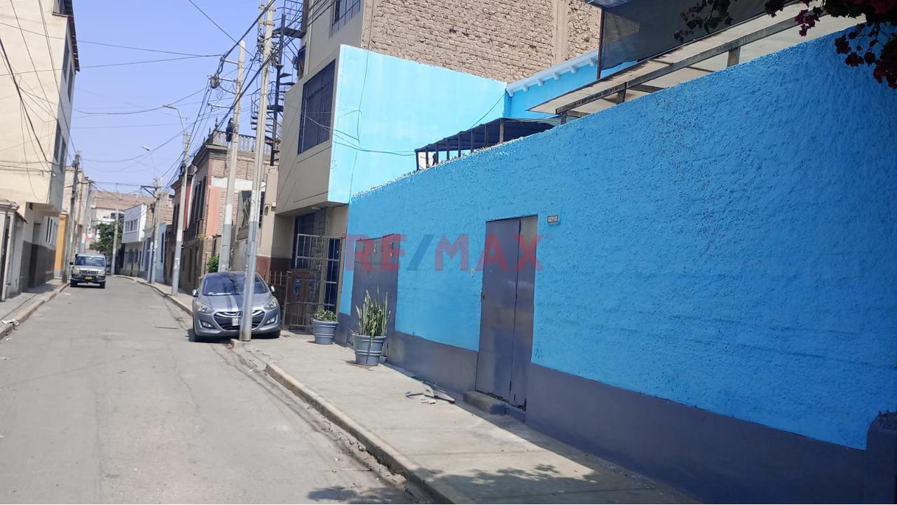 Se Vende Casa Como Terreno | Chorrillos - 12