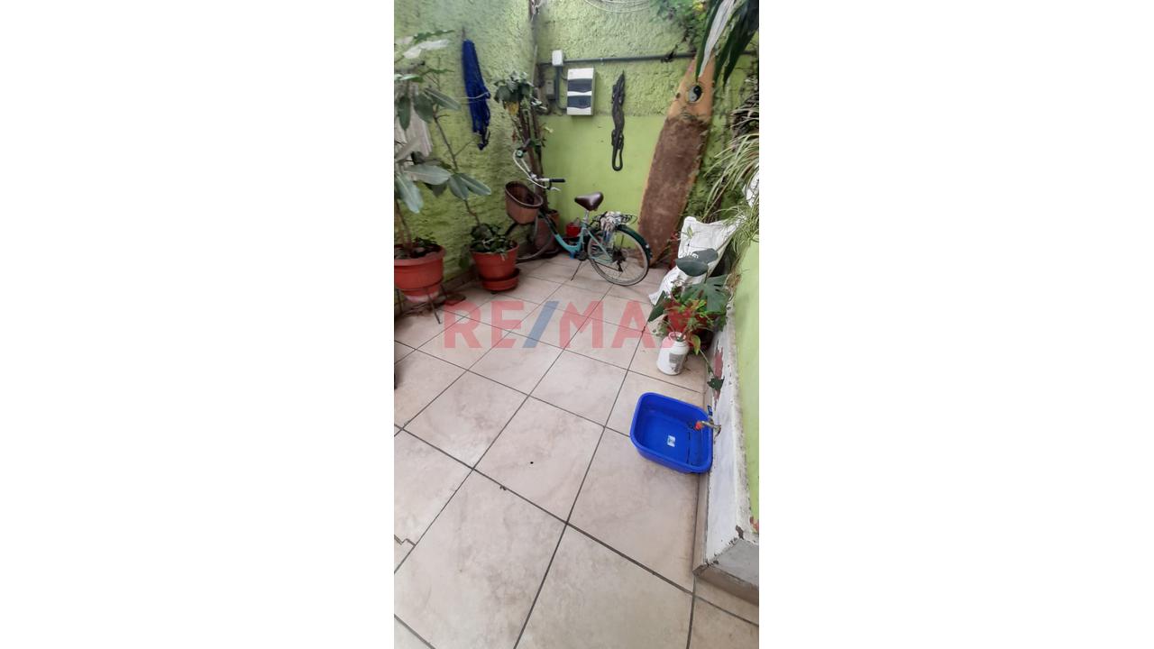 Se Vende Casa Como Terreno | Chorrillos - 3
