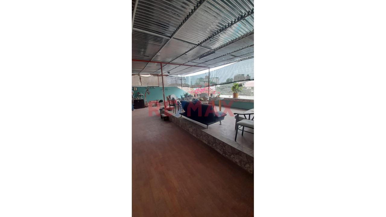 Se Vende Casa Como Terreno | Chorrillos - 8