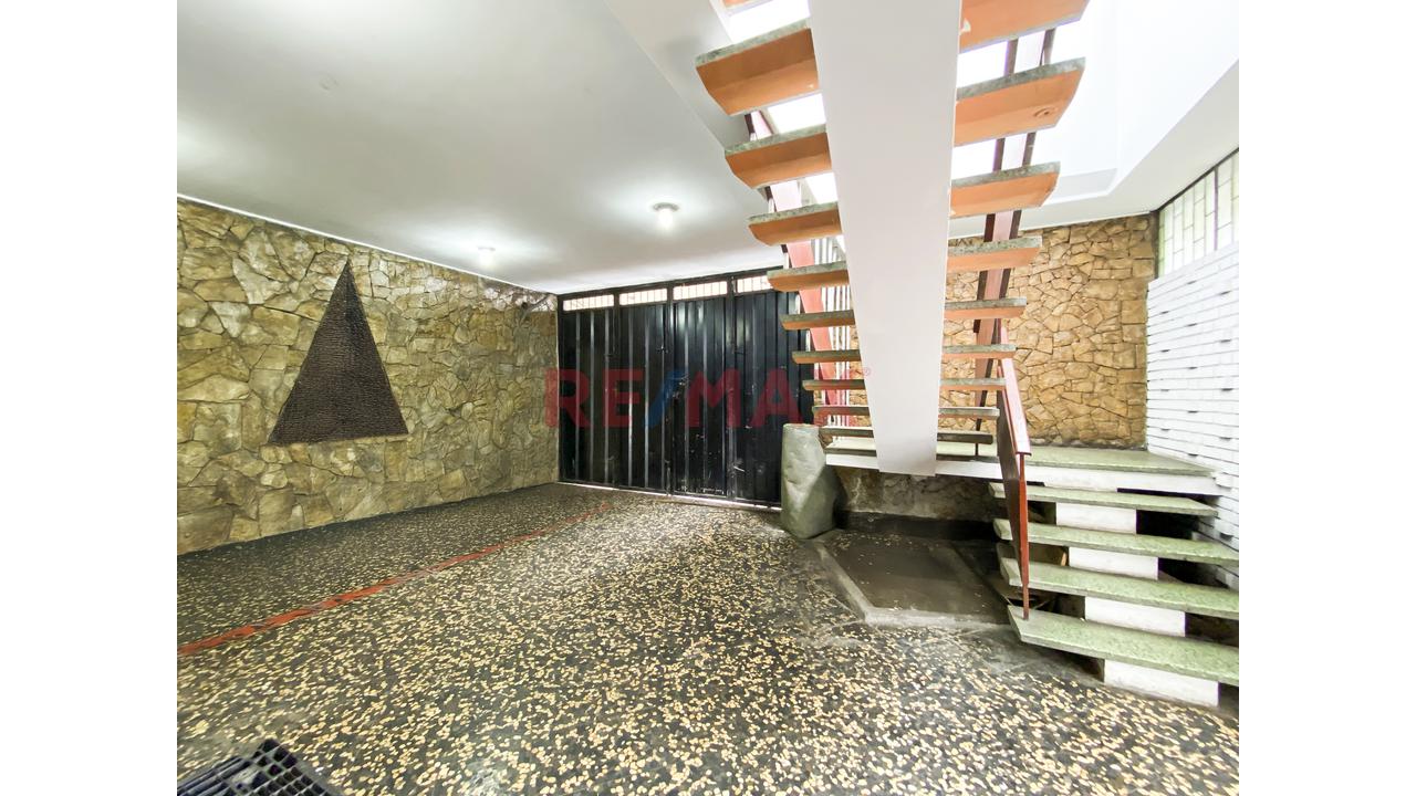 Alquiler De Local Comercial En Esquina Con Doble Frente – Bellavista, Callao - 3