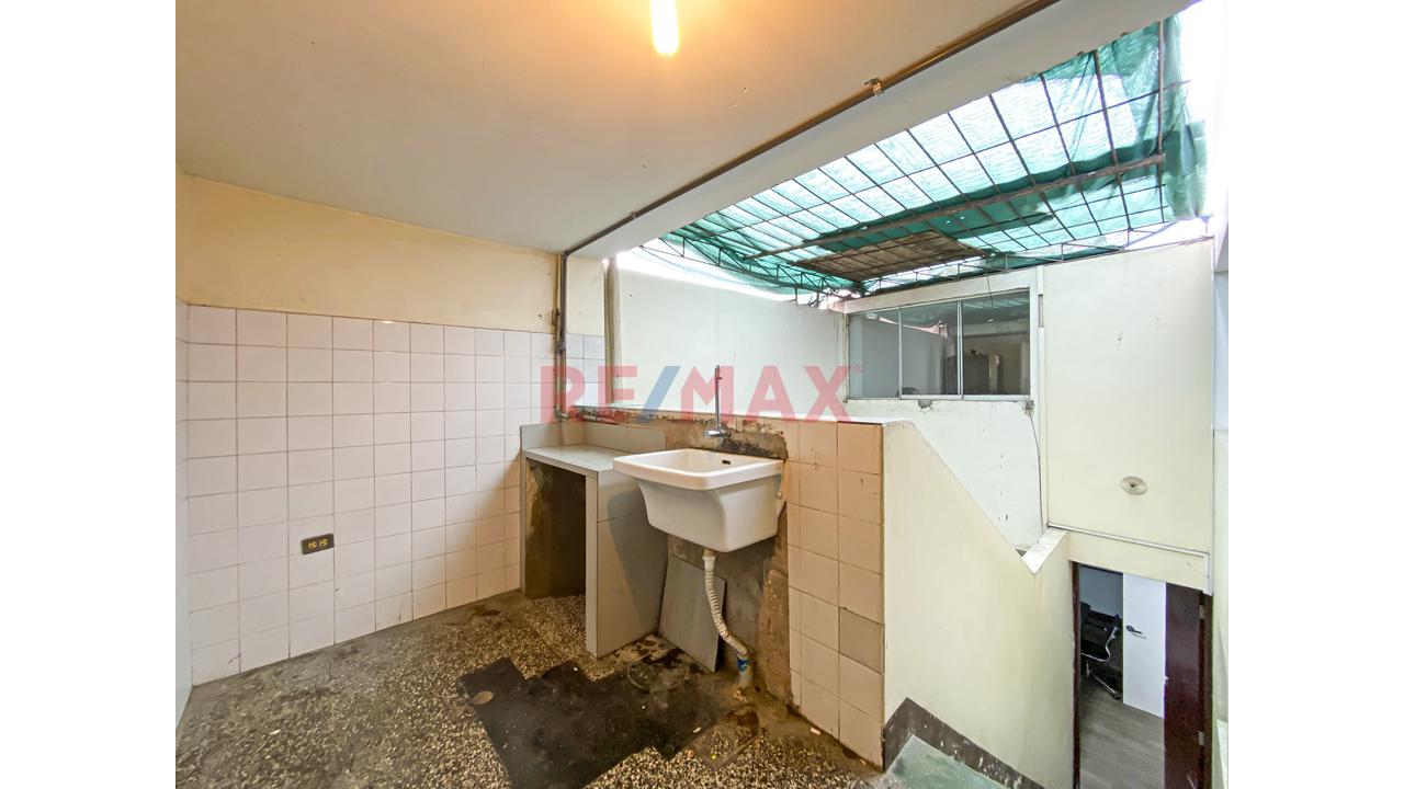 Alquiler De Local Comercial En Esquina Con Doble Frente – Bellavista, Callao - 12