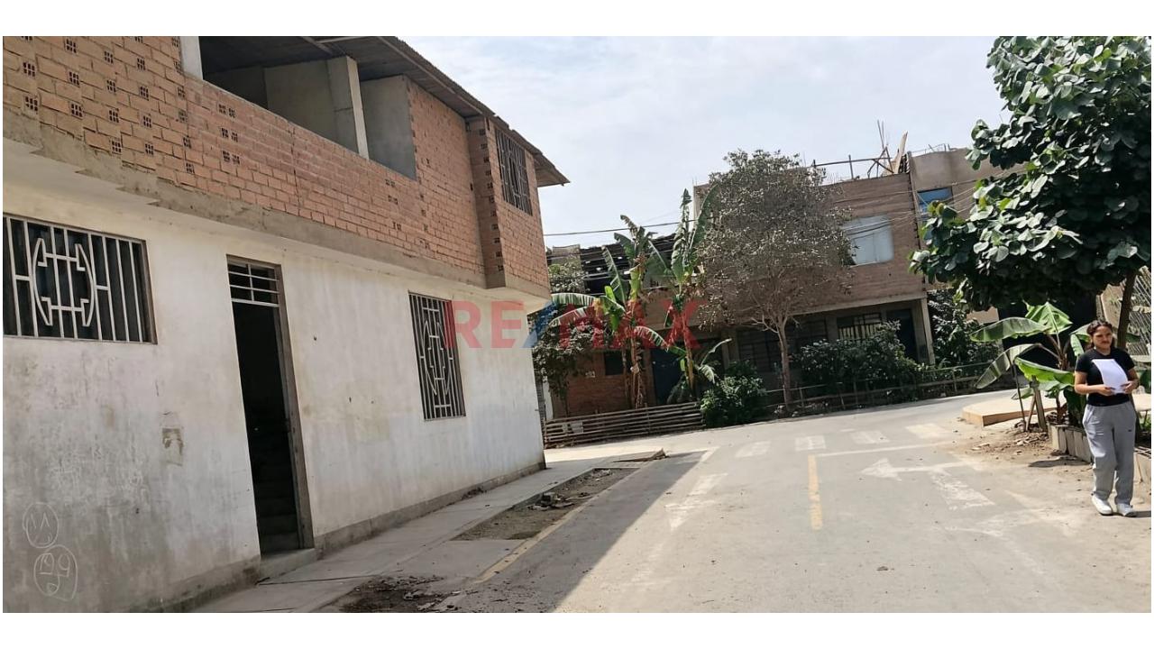 Venta De Casa + Local A 3 Cuadras De La Av Tantamayo En Smp — foto 4