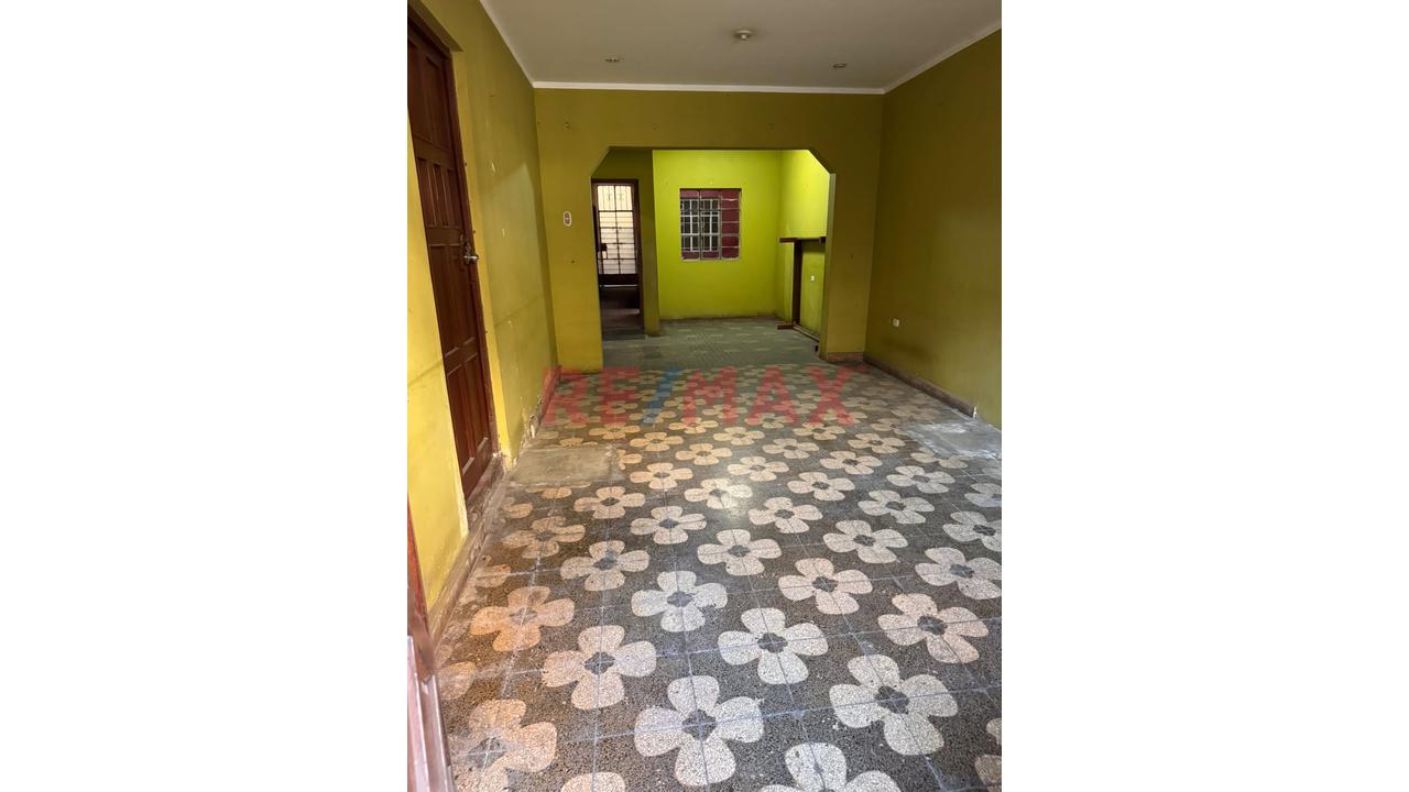 Venta Departamento En Primer Piso Con Cochera San Martin De Porres — foto 3