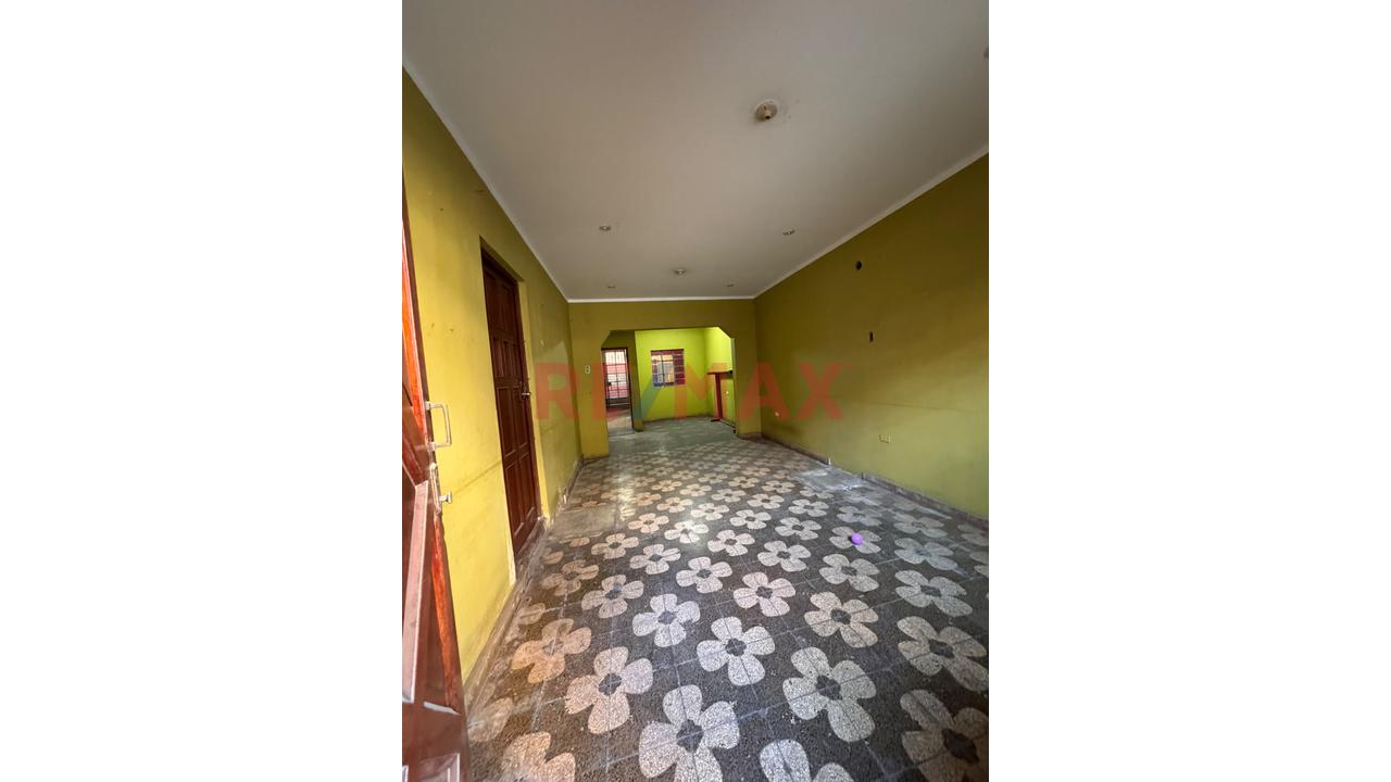 Venta Departamento En Primer Piso Con Cochera San Martin De Porres — foto 2