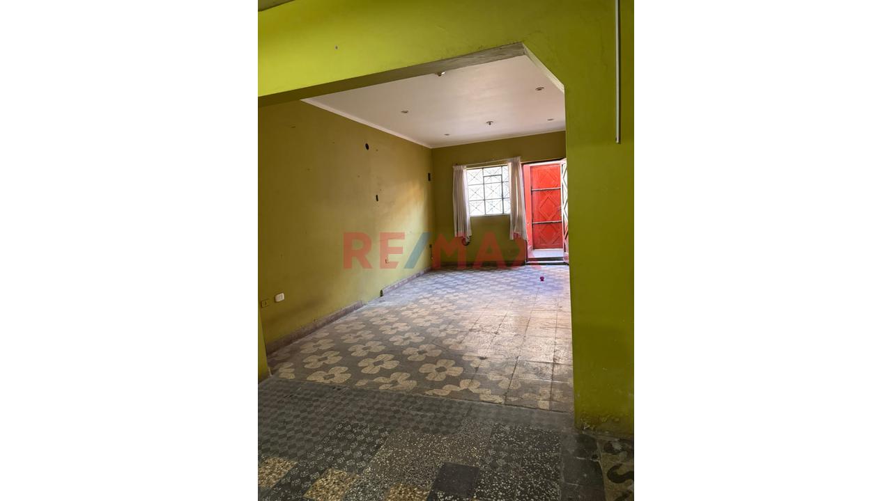 Venta Departamento En Primer Piso Con Cochera San Martin De Porres — foto 4
