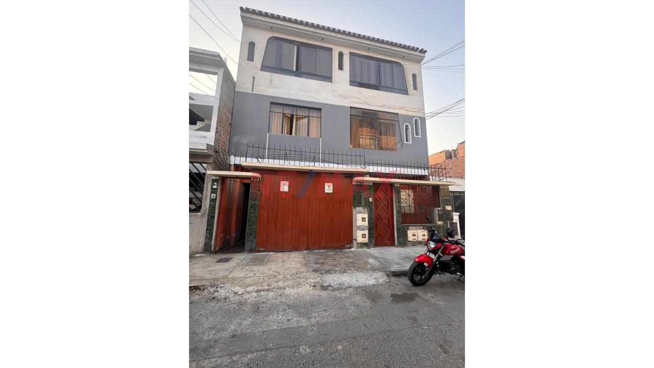 Venta Departamento En Primer Piso Con Cochera San Martin De Porres