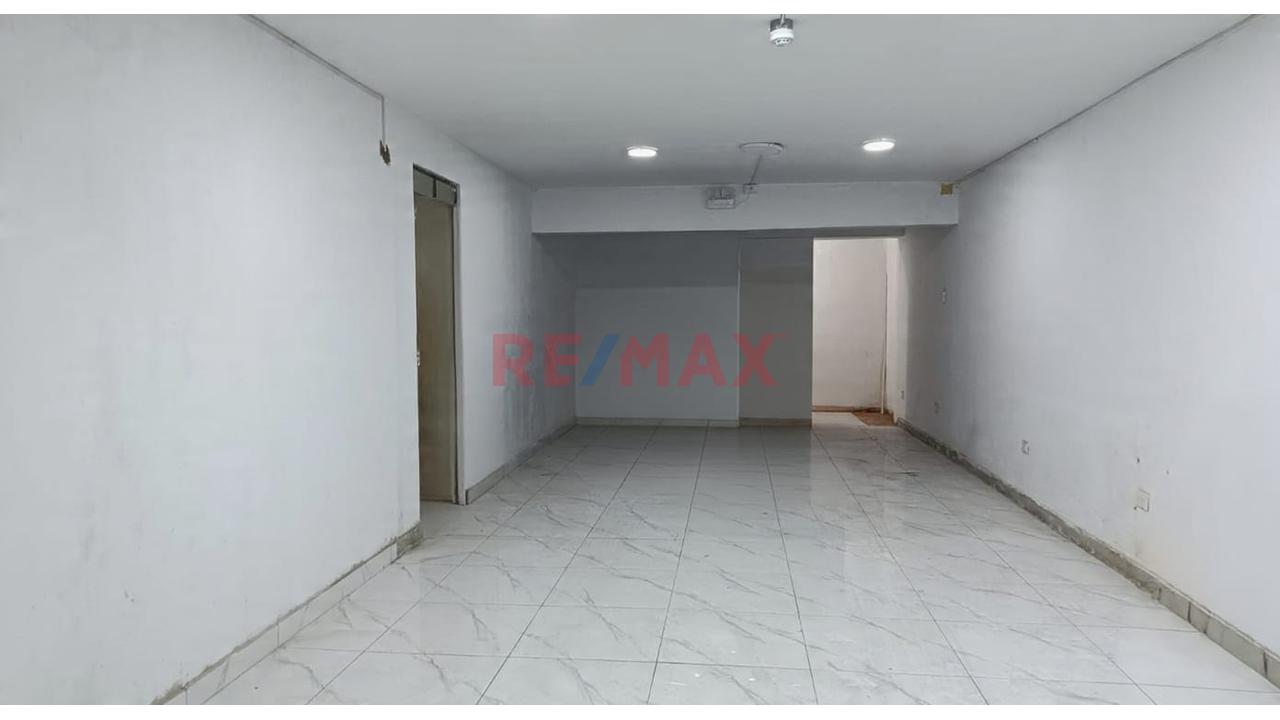 Alquiler De Local Comercial De 100 M² En Urb. Pro, Los Olivos – Excelente Ubicación — foto 2