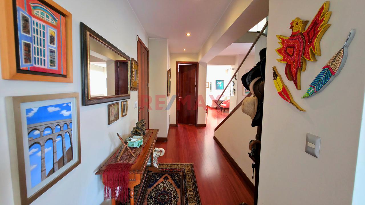 Venta | Exclusivo Dúplex  507 M² | 3 Dormitorios Con Baño | 4 Estacionamientos | Chacarilla San Borja — foto 2