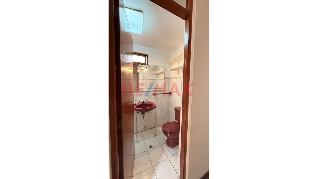 Casa En Venta En Excelente Ubicación -  4 Dorm Alt Cdra 4 De Av Mcal Castilla - Surco — foto 12