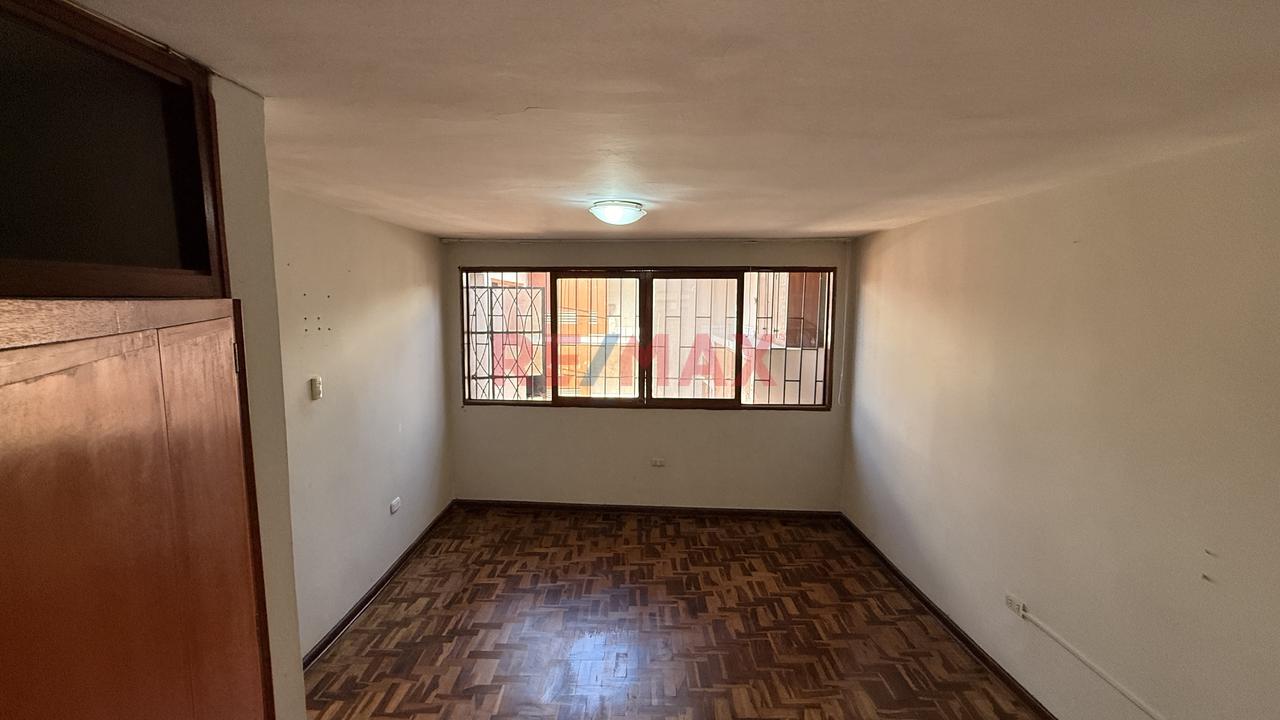 Casa En Venta En Excelente Ubicación -  4 Dorm Alt Cdra 4 De Av Mcal Castilla - Surco — foto 9