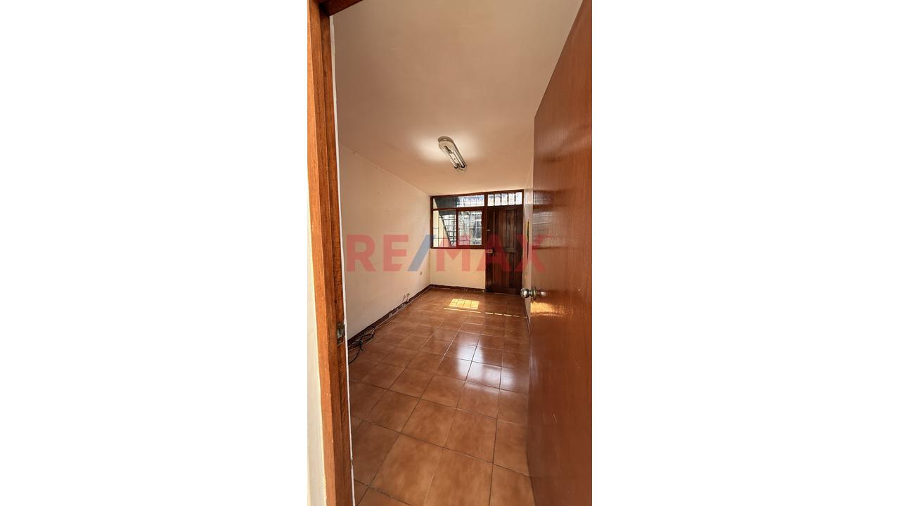 Casa En Venta En Excelente Ubicación -  4 Dorm Alt Cdra 4 De Av Mcal Castilla - Surco — foto 14
