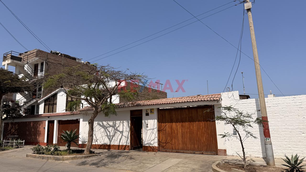 Casa En Venta En Excelente Ubicación - 4 Dorm Alt Cdra 4 De Av Mcal Castilla - Surco