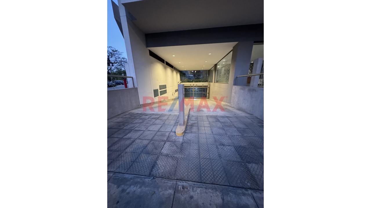 ¡Excelente Dpto. Amoblado Y Equipado En Barranco! | 1 Dorm + Balcón + Cochera — foto 15