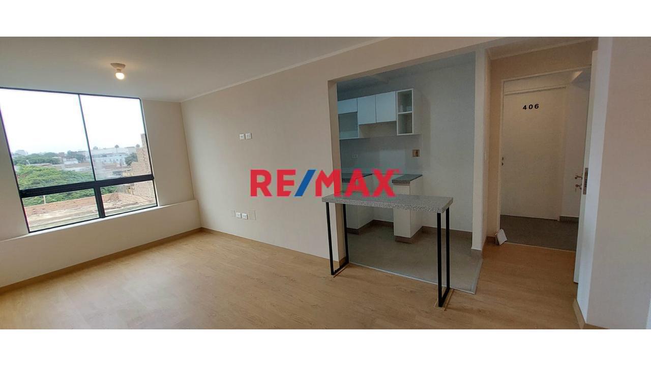 Hermoso Departamento En Alquiler En Edificio Almare En 4To Piso Con Ascensor, Muy Cerca De Plaza Vea, Colegios