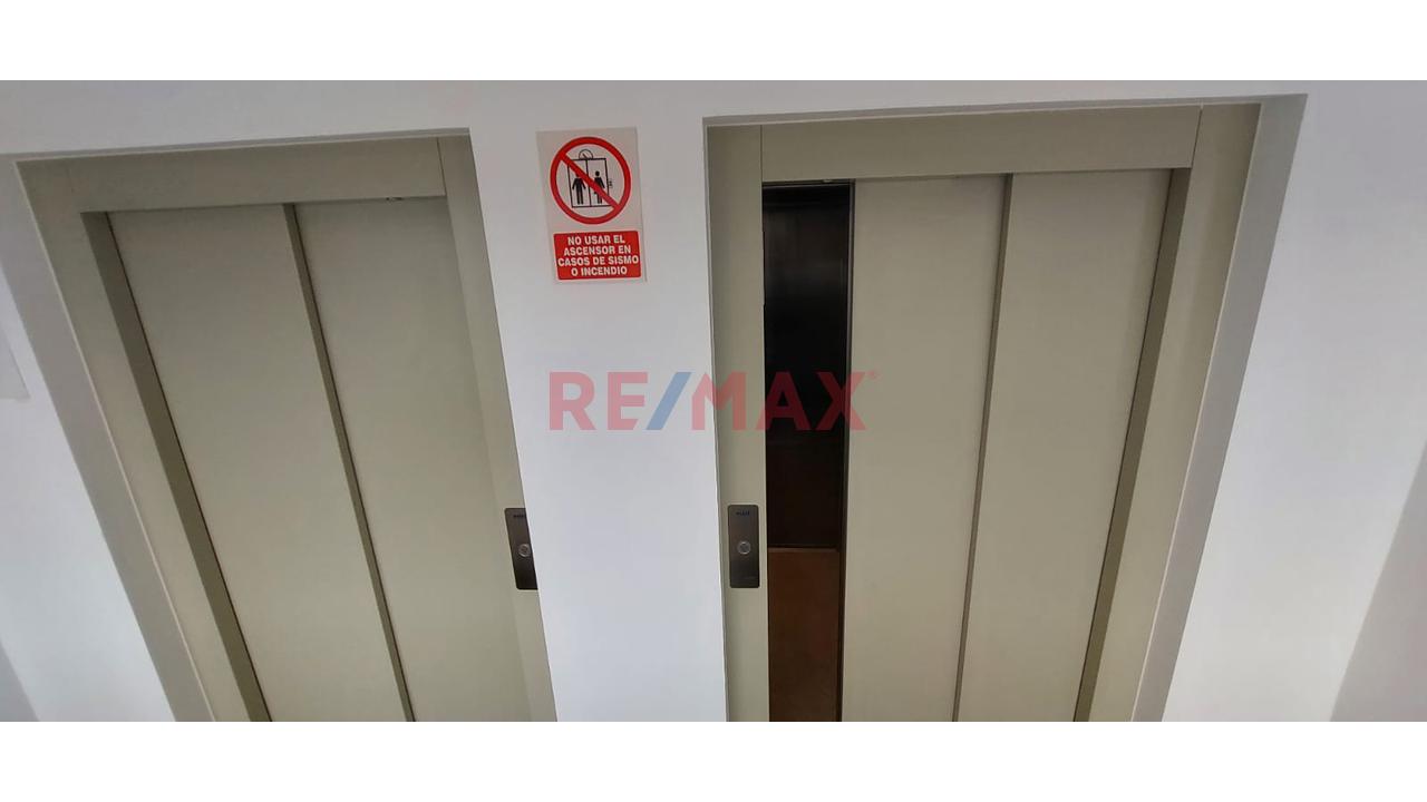 Hermoso Departamento En Alquiler En Edificio Almare En 4To Piso Con Ascensor, Muy Cerca De Plaza Vea, Colegios — foto 8