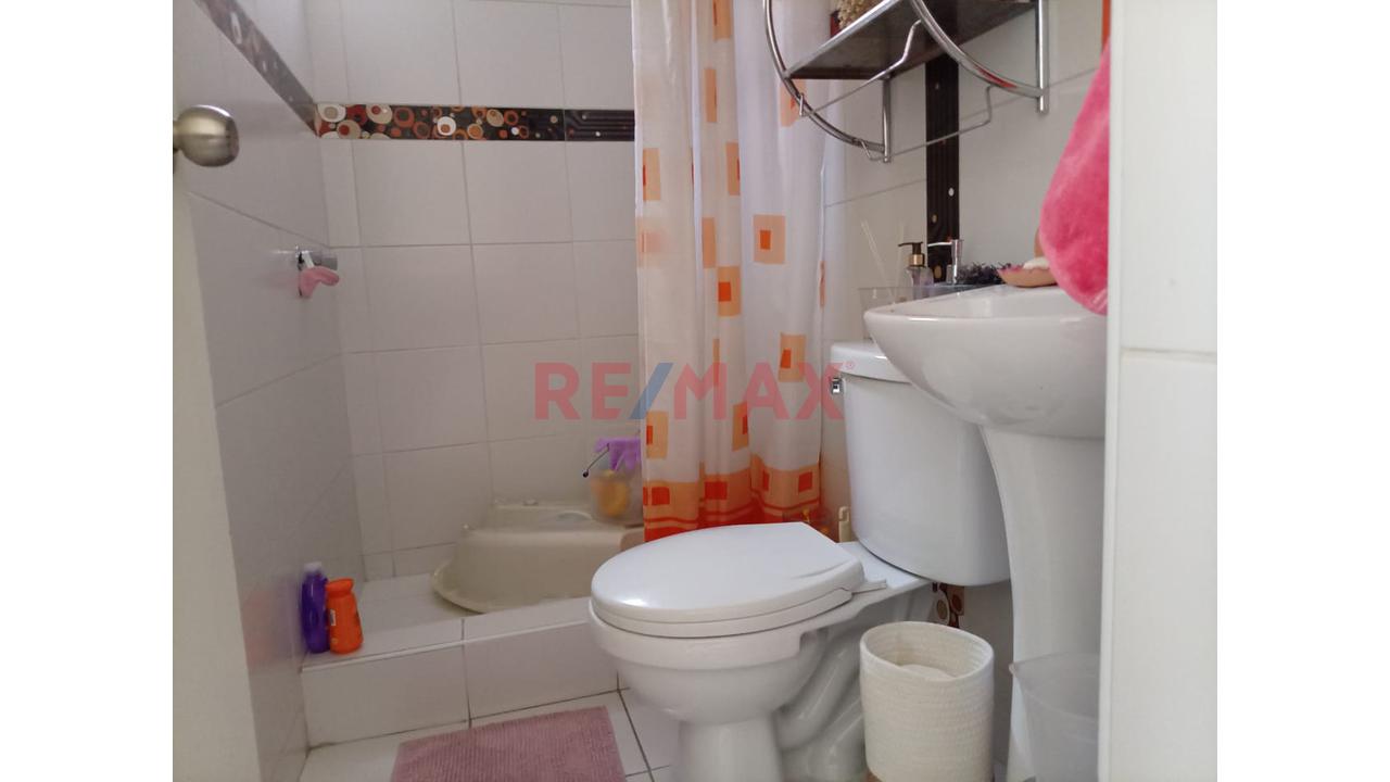 Casa Urbana Con Dos Departamentos Independientes En Plena Av Principal - 6