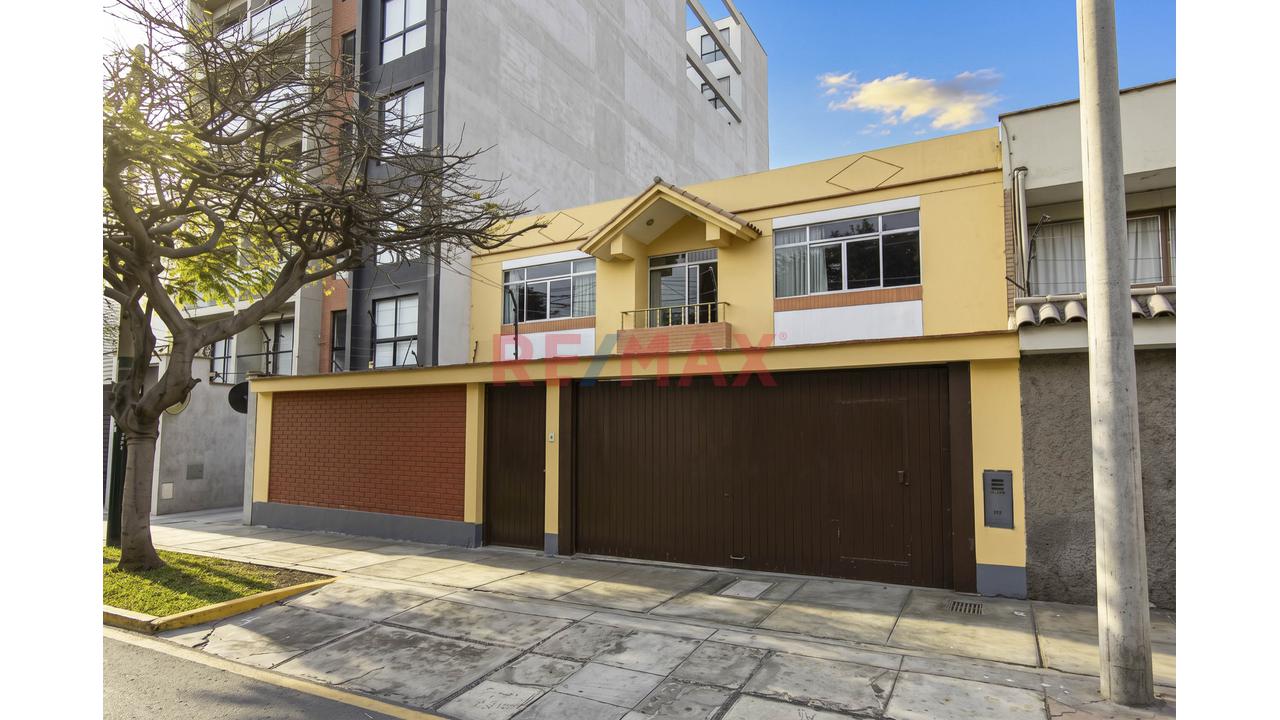 🏡 ¡Casa En Venta En Av. Higuereta – Surco! — foto 2