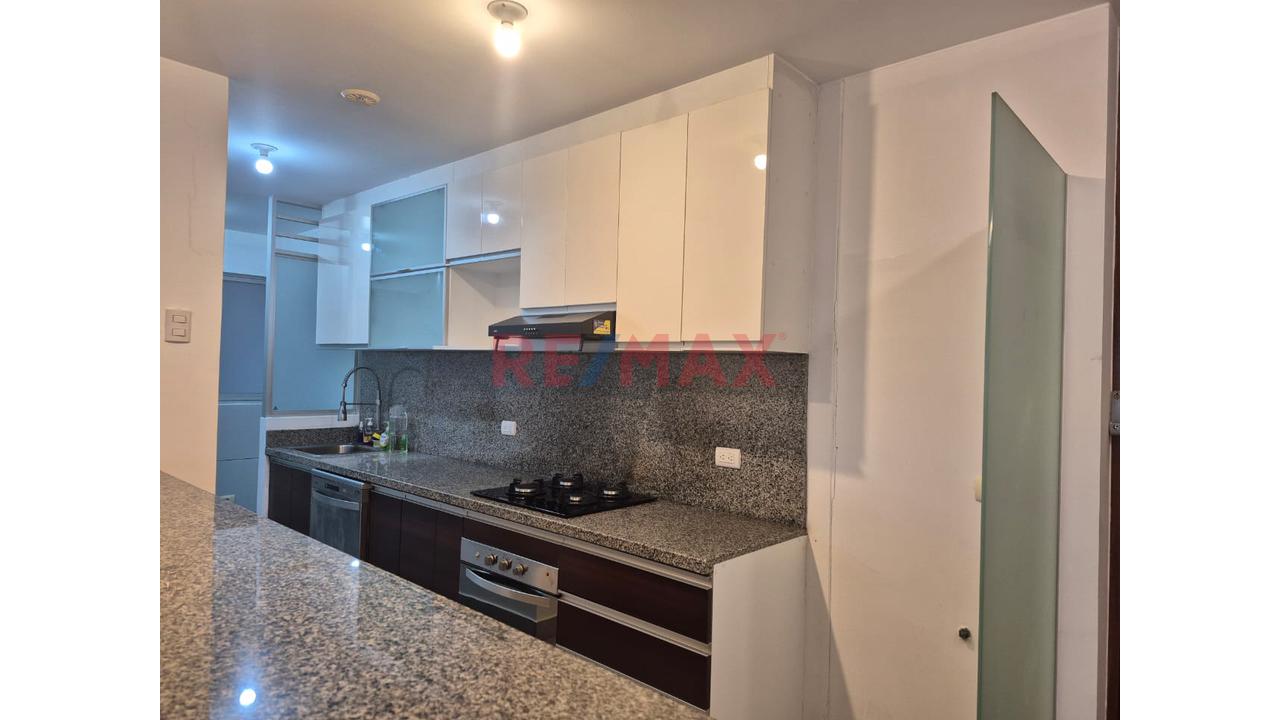 Departamento De Dos Dormitorios En Alquiler En Jesus Maria, Cerca Del C.C. Salaverry!! — foto 5