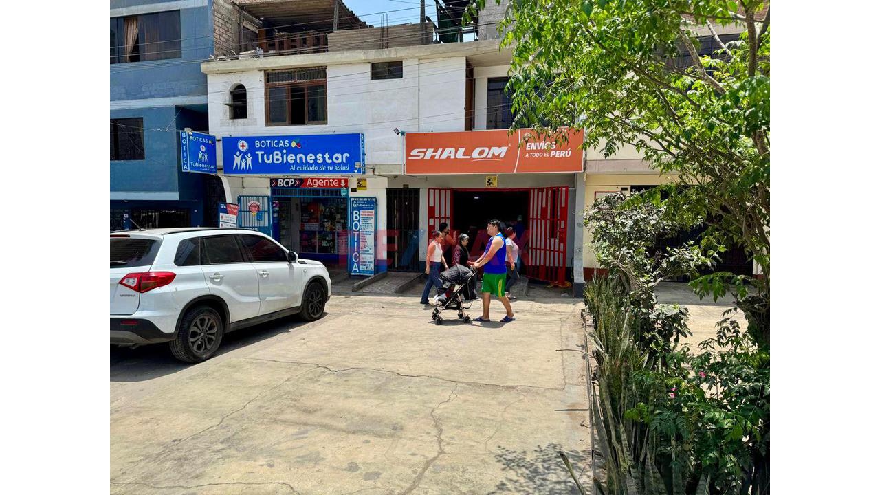 ¡Excelente Oportunidad De Inversión En Comas! Casa + 2 Locales Comerciales Sobre Av. Túpac Amaru — foto 5
