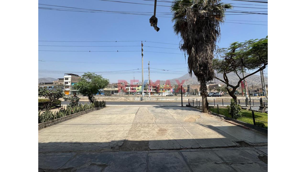 ¡Excelente Oportunidad De Inversión En Comas! Casa + 2 Locales Comerciales Sobre Av. Túpac Amaru — foto 14