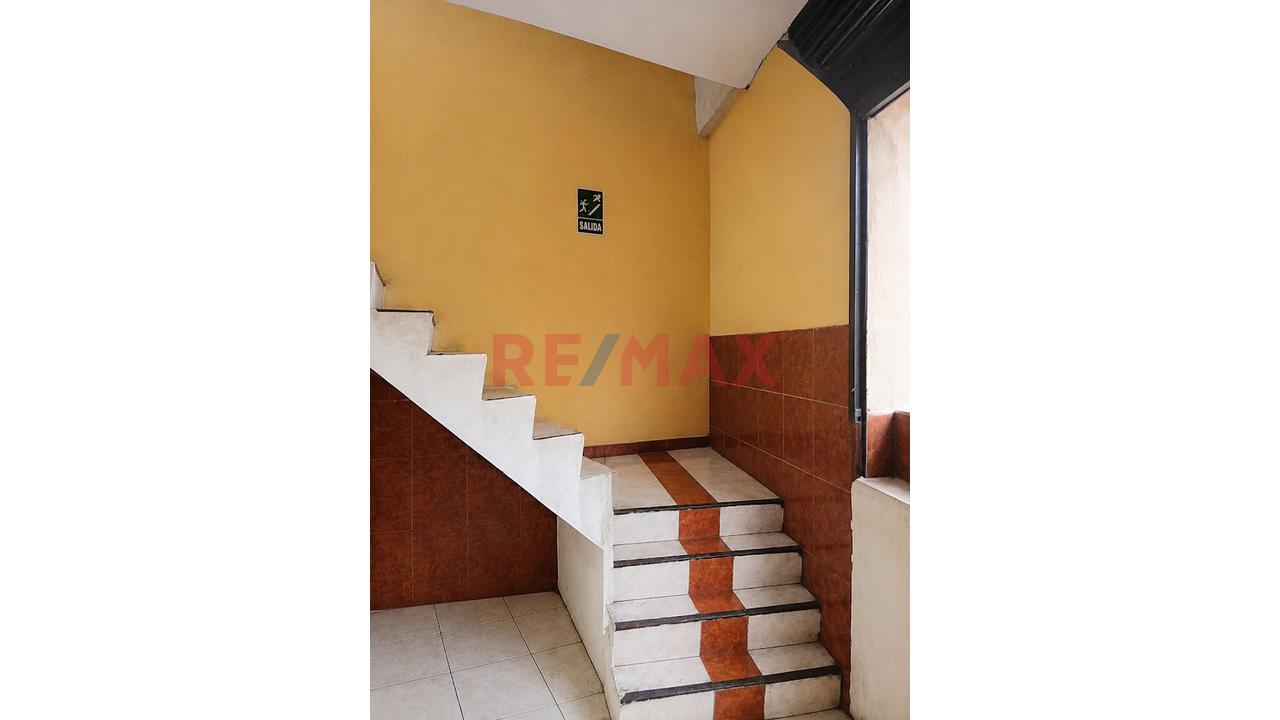 Local Comercial En Venta - 4