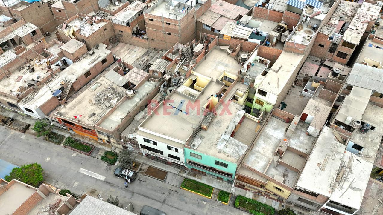 Venta De Casa 3 Pisos :Departamentos Independientes + Local Smp - 10