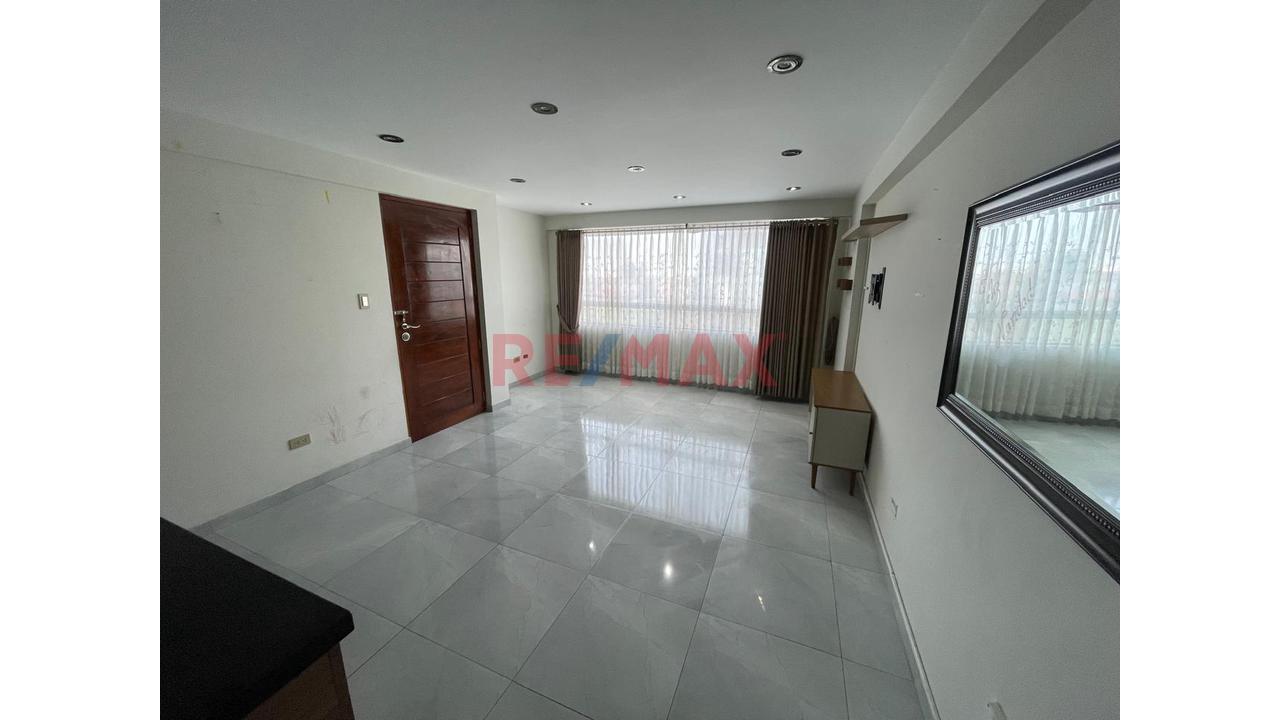 Alquiler De Departamento En San Isidro 95M2 Con Cochera - 2