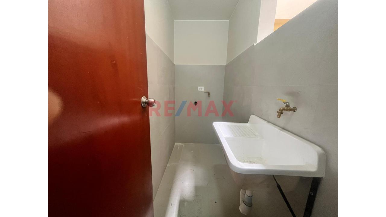 Alquiler De Departamento De Estreno – Excelente Ubicación-Distrito De Ate — foto 6