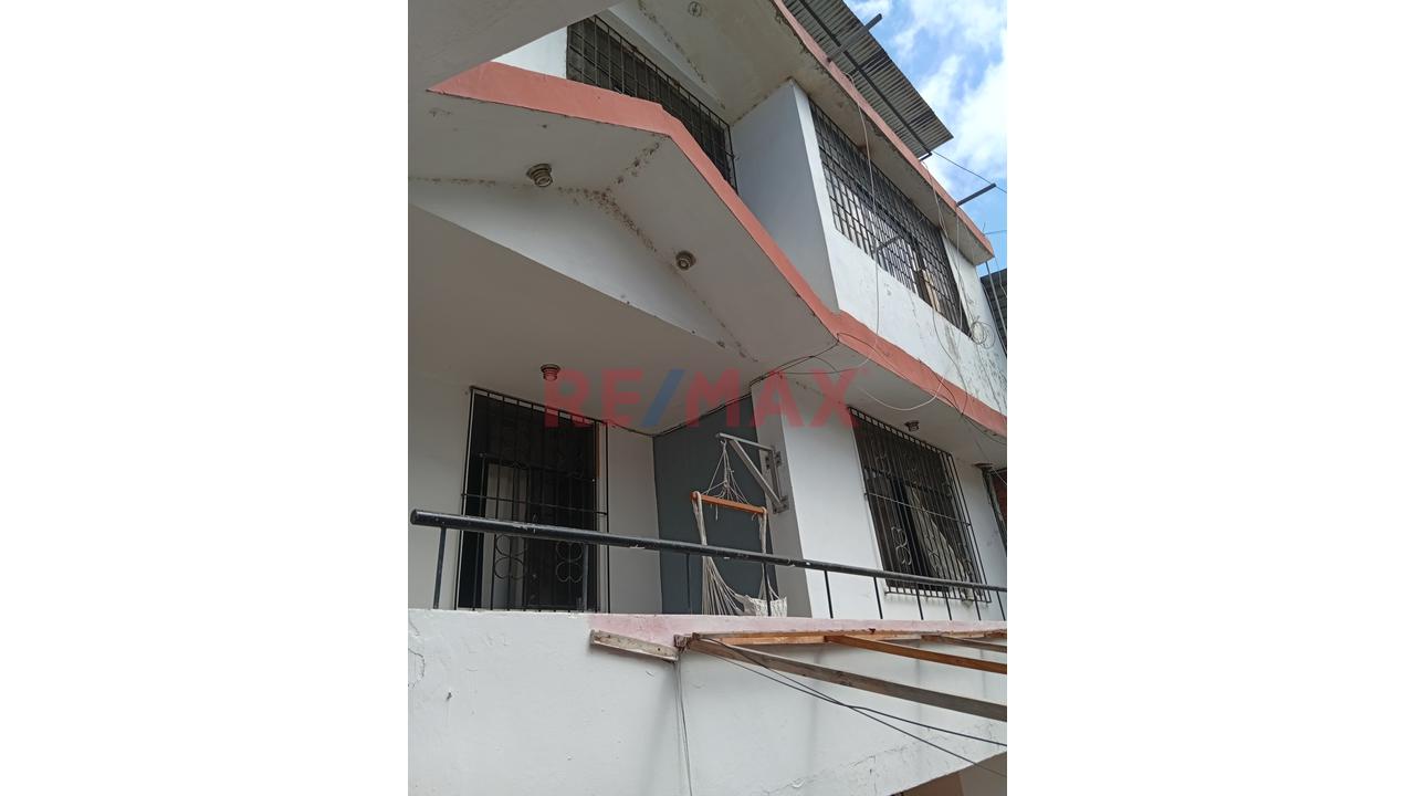 Se Vende Propiedad En Urb. Miraflores Calle Las Carolinas Mz. H1 Lote 8 Que Consta De 5 Dptos. Con Partidas Independientes. - 8
