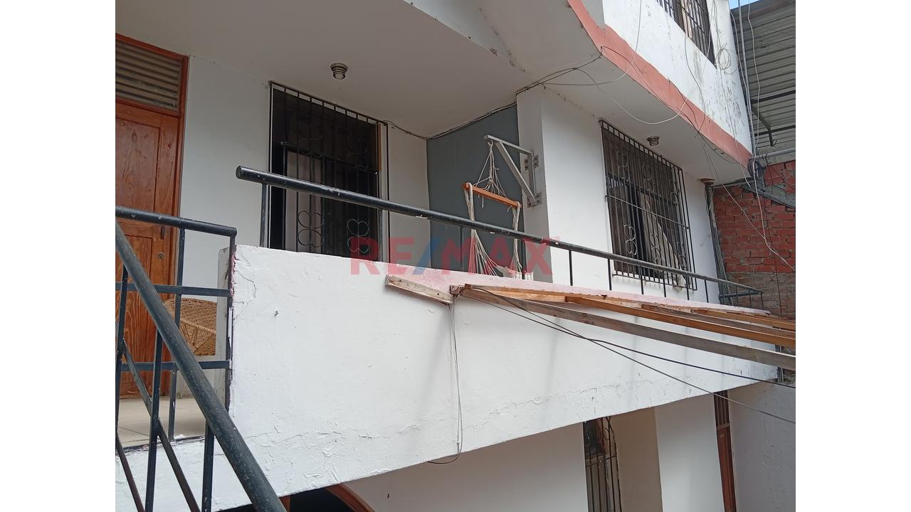 Se Vende Propiedad En Urb. Miraflores Calle Las Carolinas Mz. H1 Lote 8 Que Consta De 5 Dptos. Con Partidas Independientes. - 7