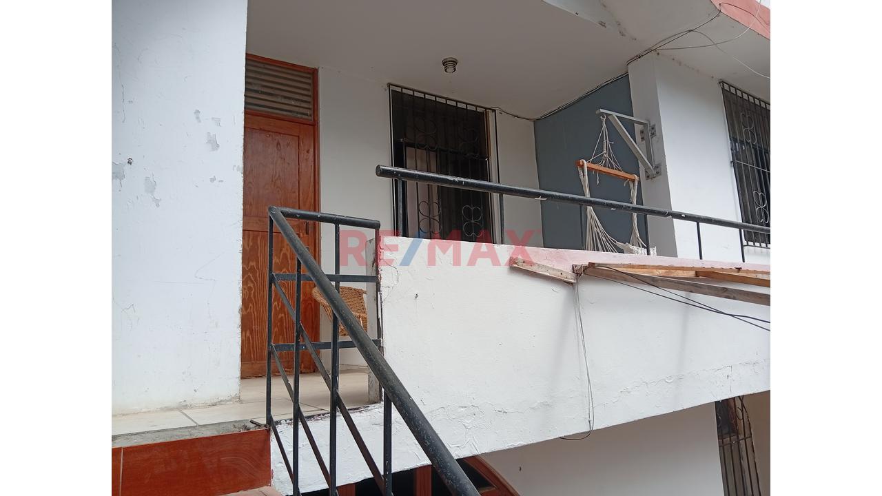 Se Vende Propiedad En Urb. Miraflores Calle Las Carolinas Mz. H1 Lote 8 Que Consta De 5 Dptos. Con Partidas Independientes. - 6