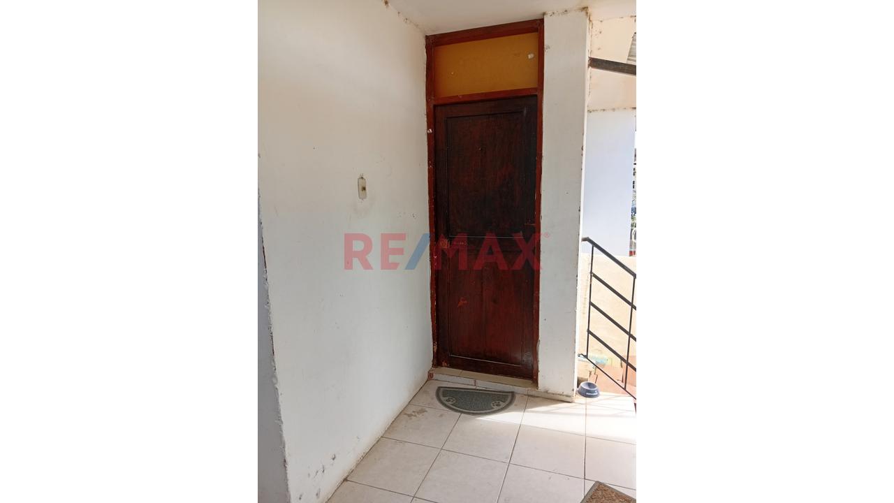Se Vende Propiedad En Urb. Miraflores Calle Las Carolinas Mz. H1 Lote 8 Que Consta De 5 Dptos. Con Partidas Independientes. - 11