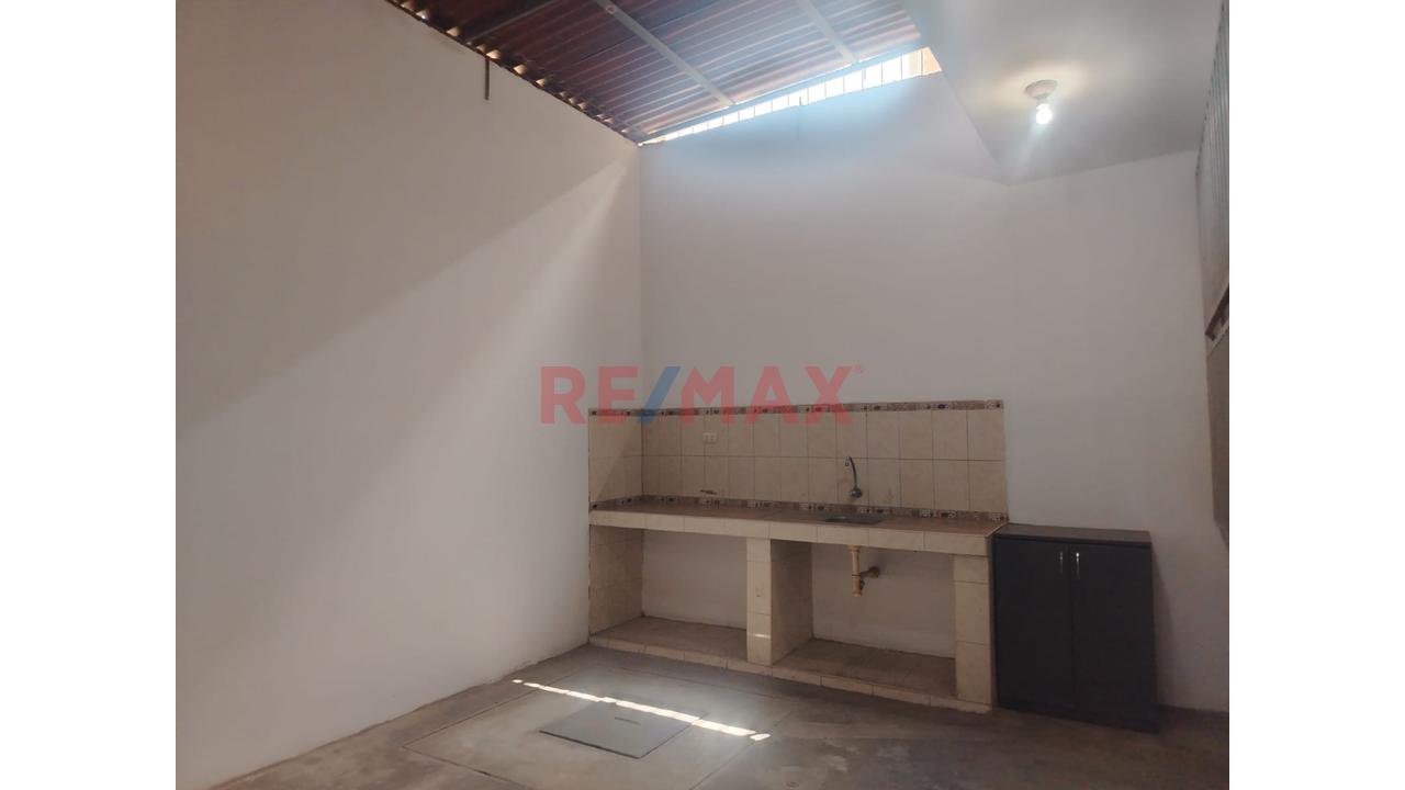 Alquiler De Local Comercial De 160 M² En Primer Piso – Puente Piedra - 2