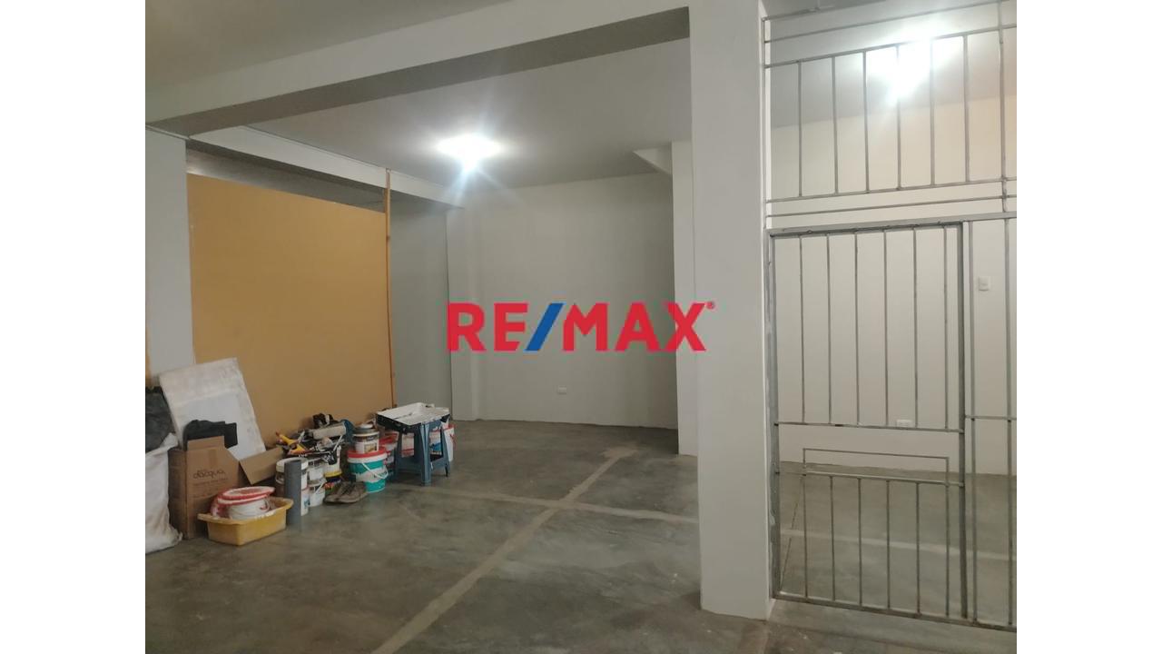 Alquiler De Local Comercial De 160 M² En Primer Piso – Puente Piedra - 1