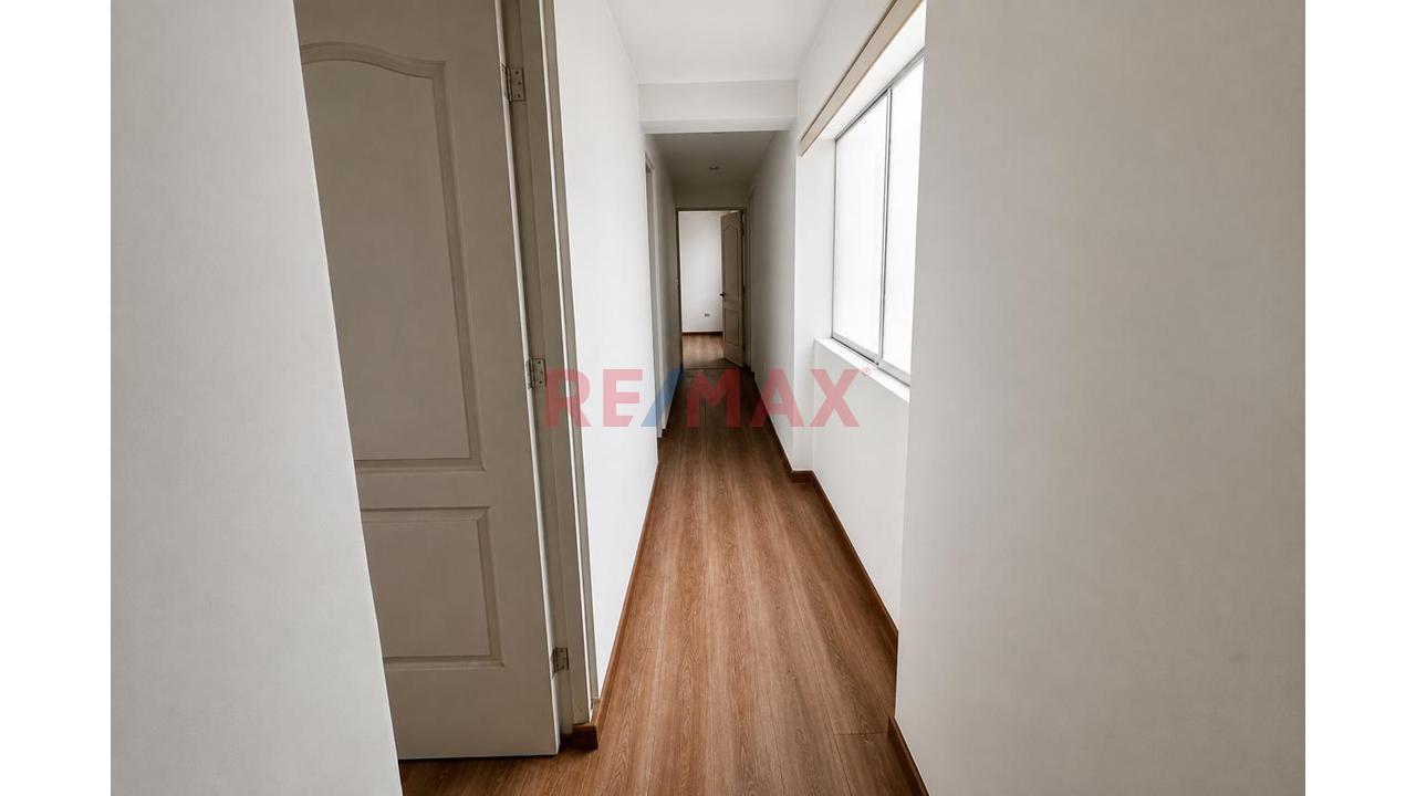 Se Vende Hermoso Departamento En La Molina | Amplio, Iluminado Y Totalmente Renovado - 10