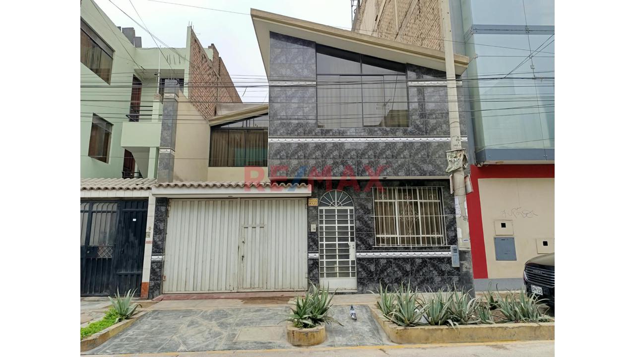 🏢🔥 ¡Oportunidad De Inversión! Propiedad De 4 Niveles Con Gran Potencial Comercial En Lima Norte