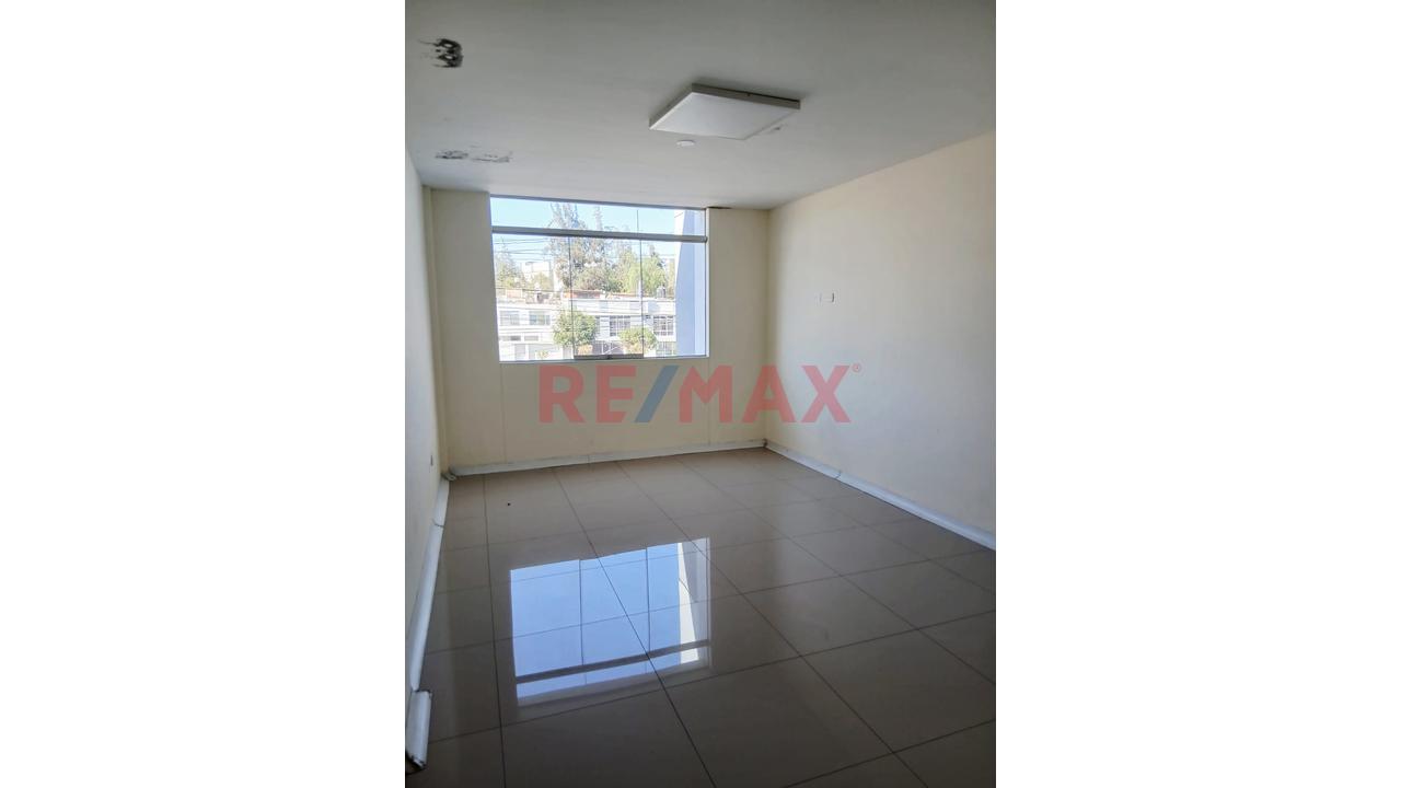 🏢 Oficina En Estreno – Av. Venezuela - 2