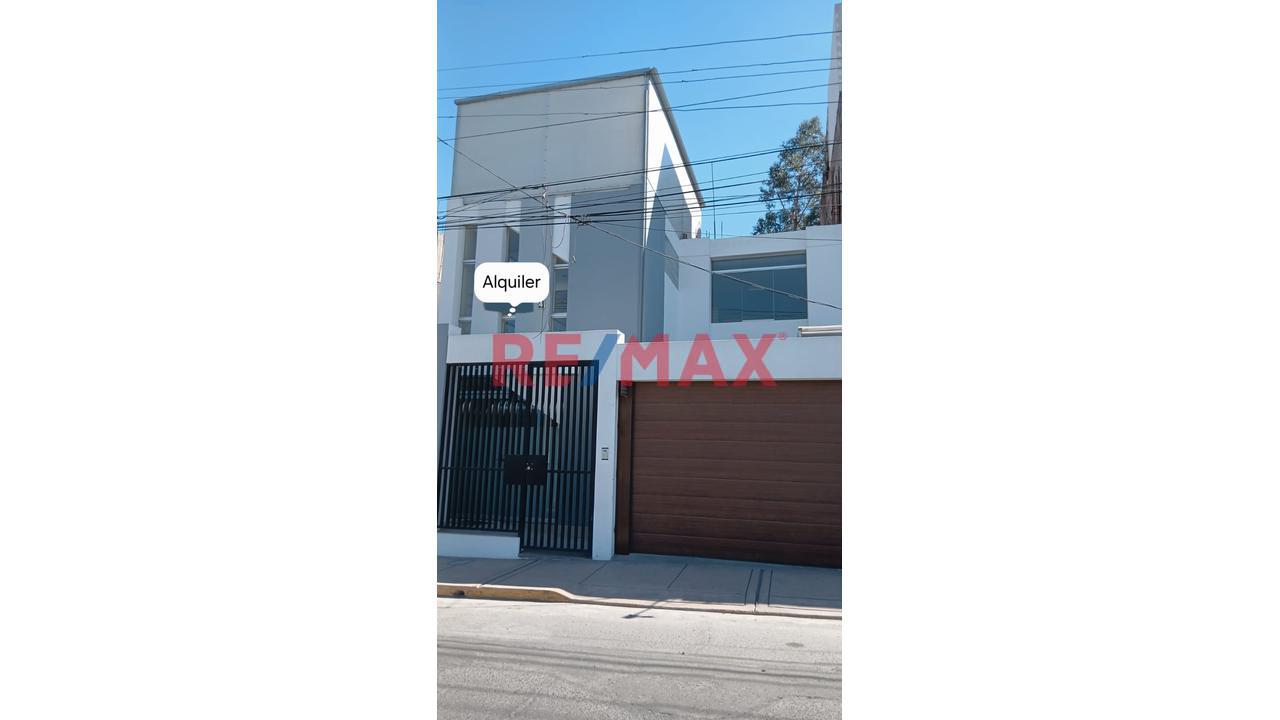 🏢 Oficina En Estreno – Av. Venezuela - 1